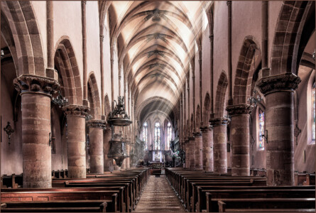 Hagenau - St. Nikolaus - Blick vom Mittelschiff in den Chor