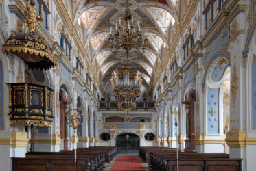 Kloster Niederschönefeld-Blick zur Orgel.