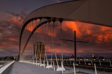 Trambrücke bei Sonnenuntergang
