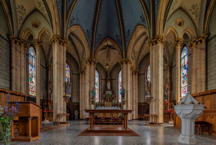 Kirchberg-Heiligenkreutzkirche Blick zum Altar.