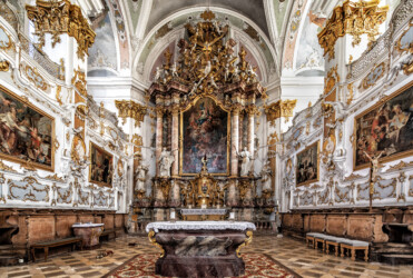 Dillingen-Studienkirche Maria Himmelfahrt Altar.