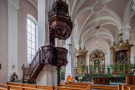 Neu St. Johannes-Klosterkirche Johannes Baptist u. Evangelist.